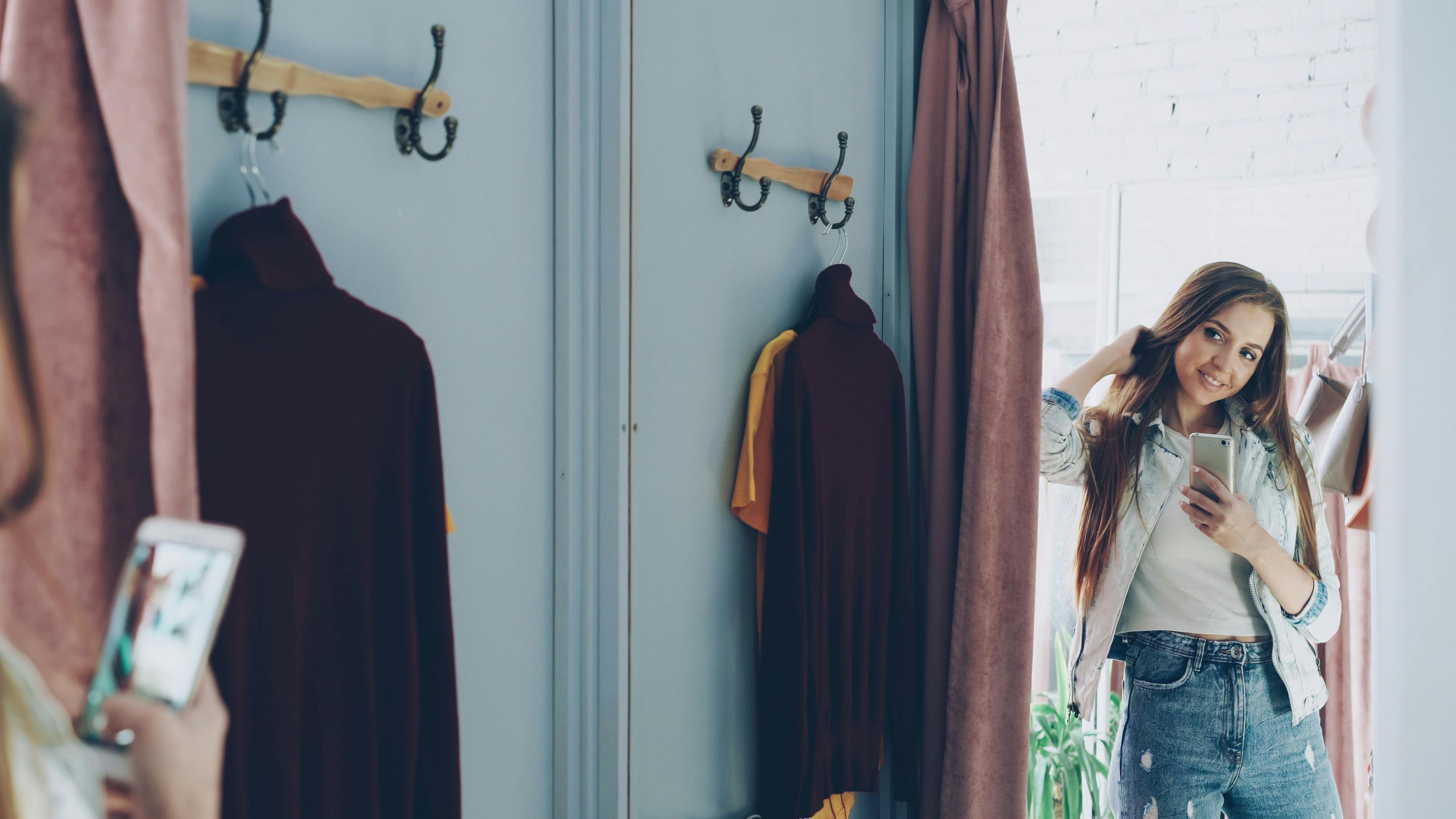 Acheter moins de vêtements : et si la solution était déjà dans votre dressing ?